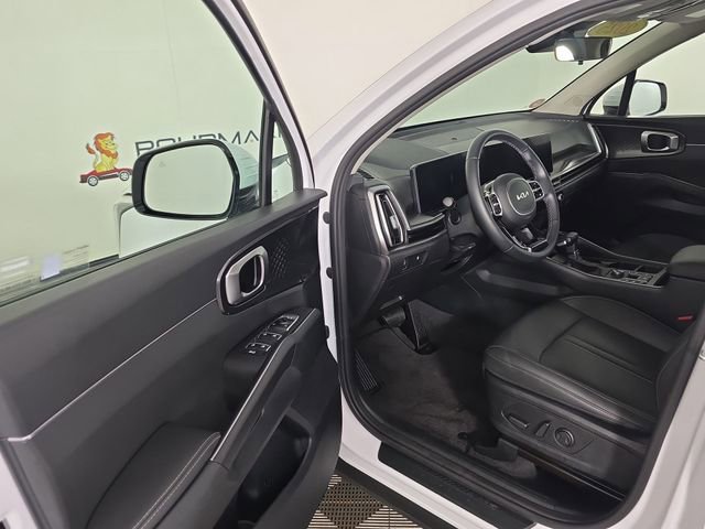 Used 2025 Kia Sorento S image 18