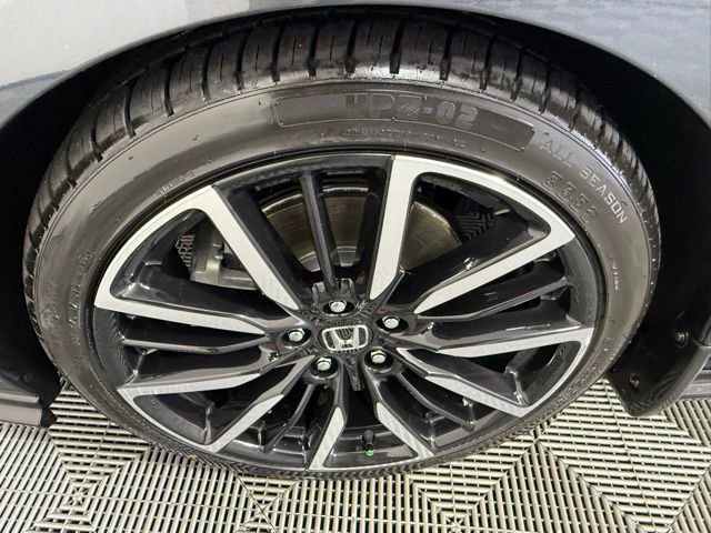 Used 2023 Honda Accord Touring image 14