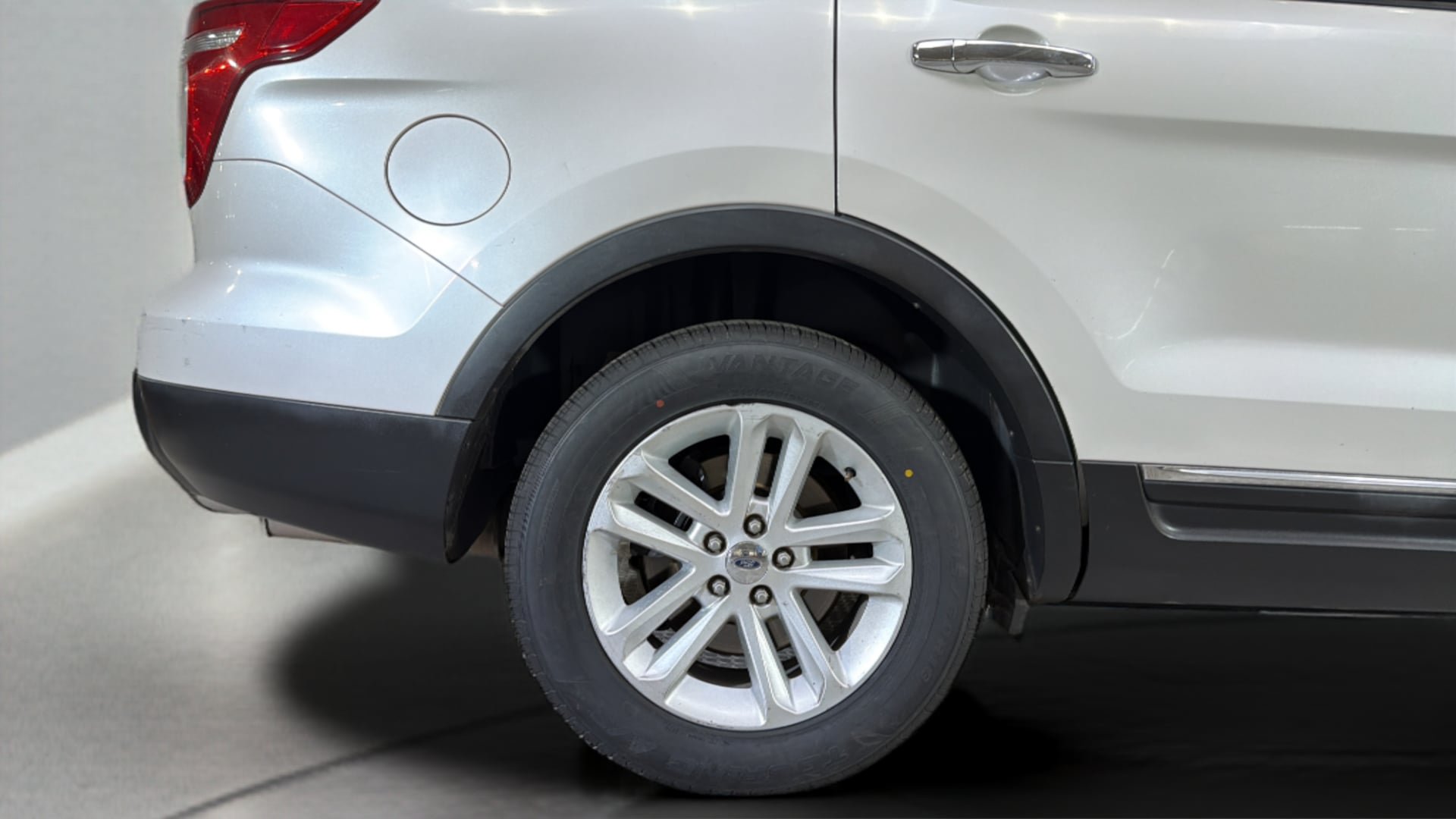 Used 2011 Ford Explorer XLT w/ 201A Rapid Spec Order Code FWD image 35