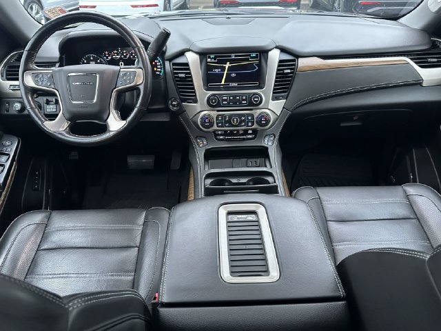 Used 2020 GMC Yukon Denali w/ Denali Ultimate Package AWD/4WD image 18