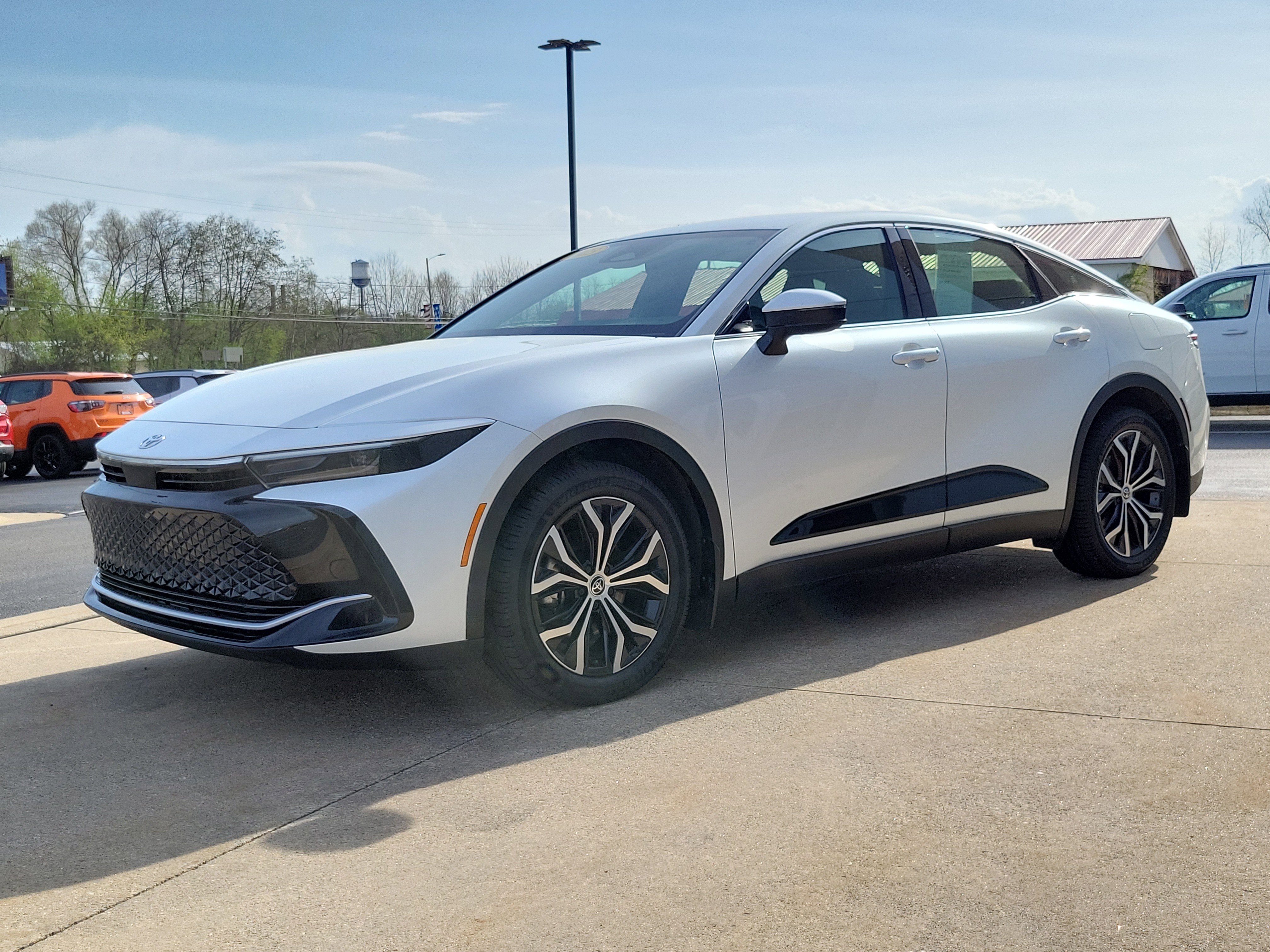 Used 2023 Toyota Crown AWD/4WD image 2