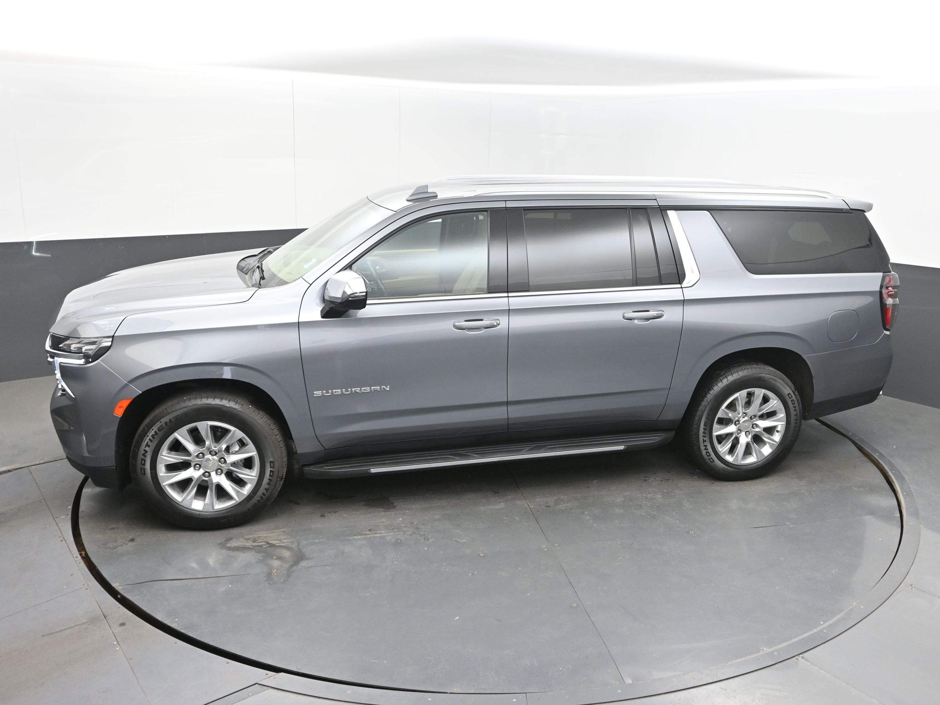 Used 2021 Chevrolet Suburban Premier image 34