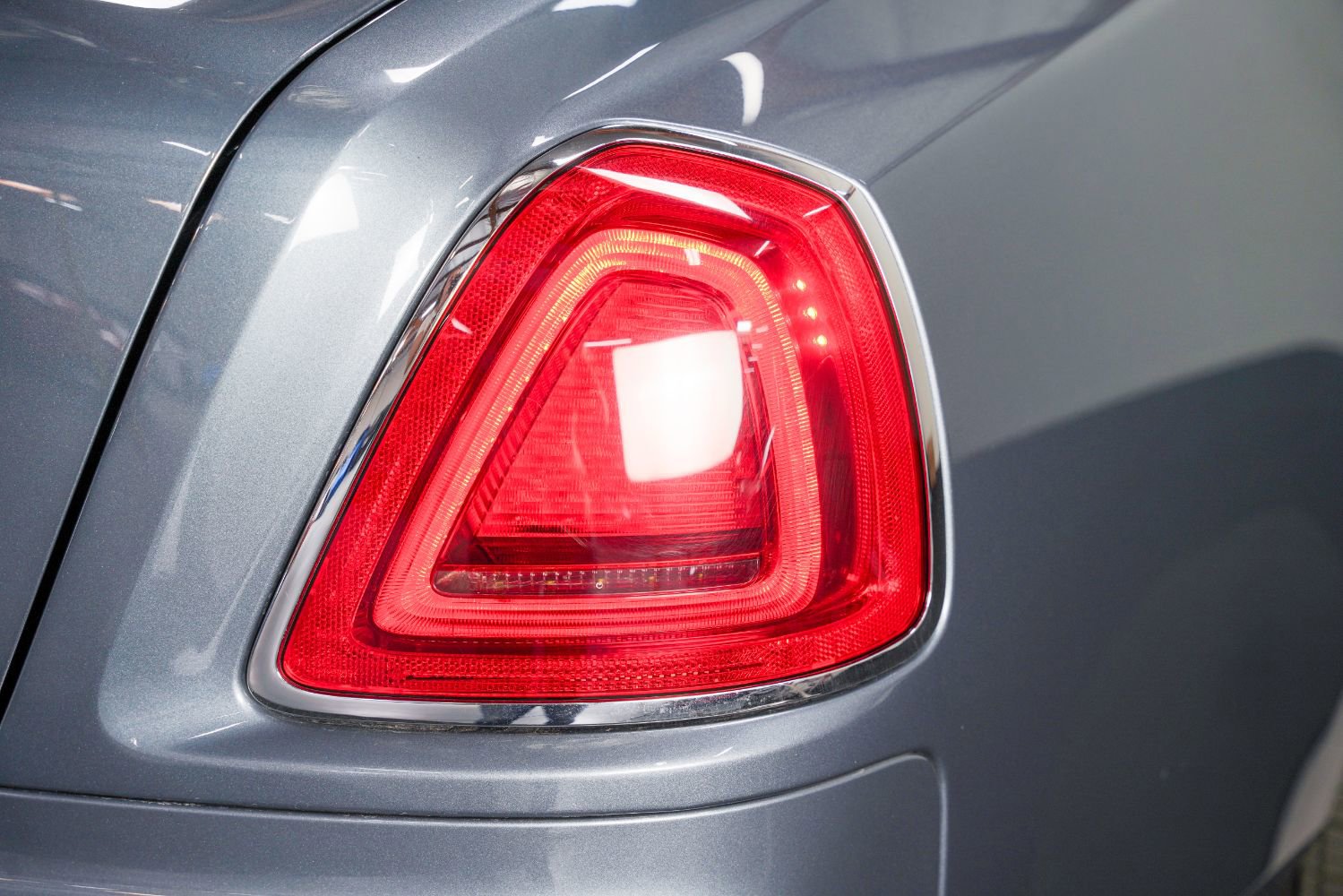 Used 2011 Rolls-Royce Ghost RWD image 19