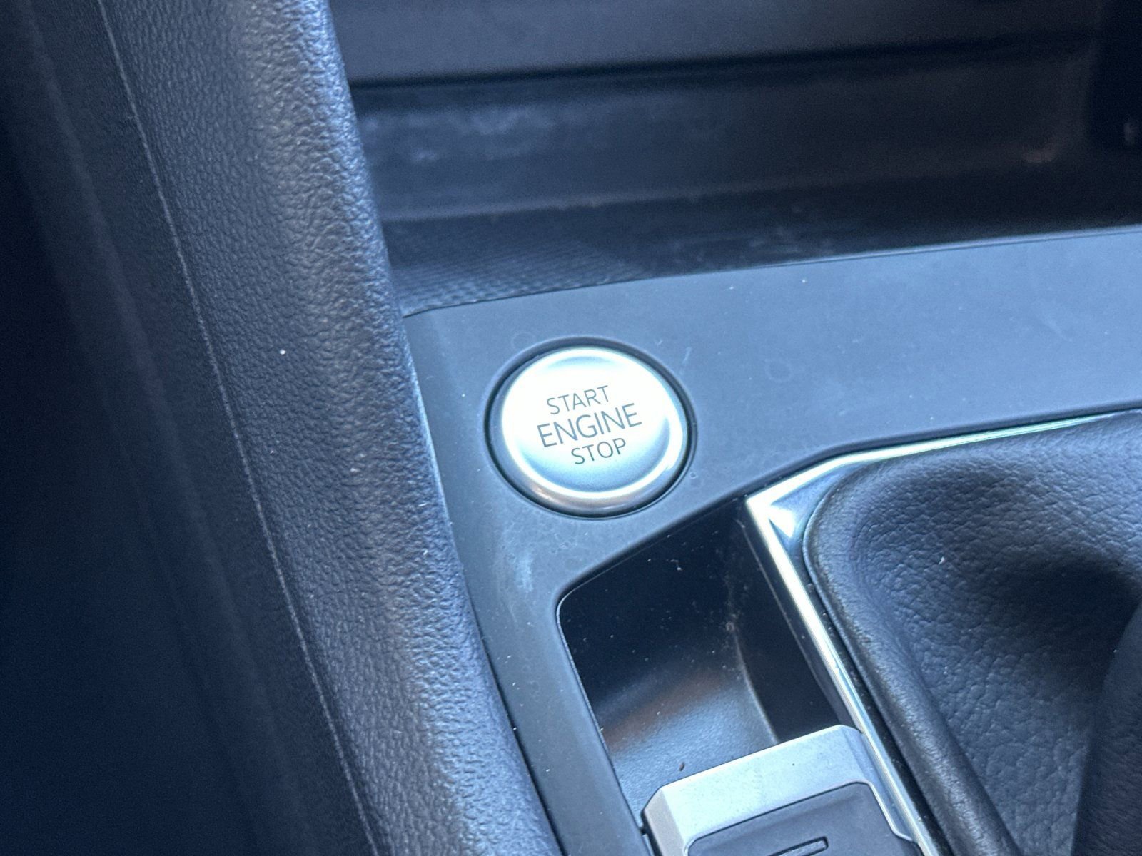 Used 2022 Volkswagen Taos SE image 22