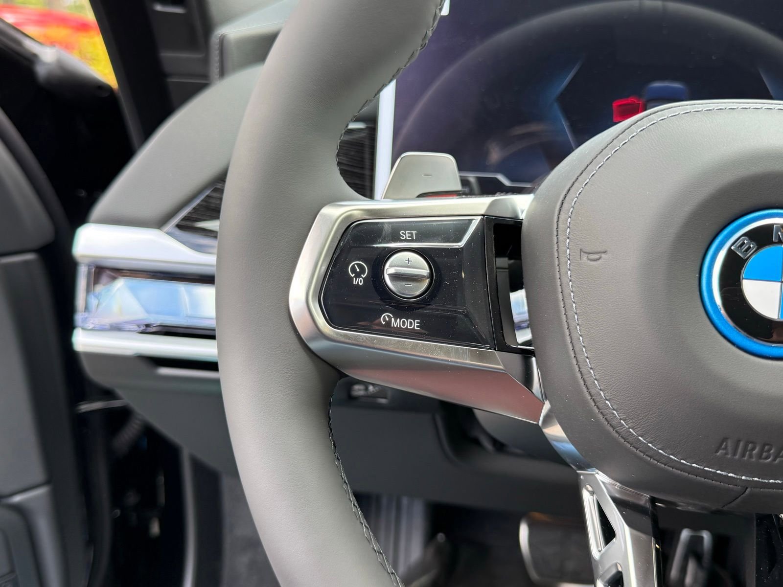 New 2026 BMW 750e xDrive AWD/4WD image 25
