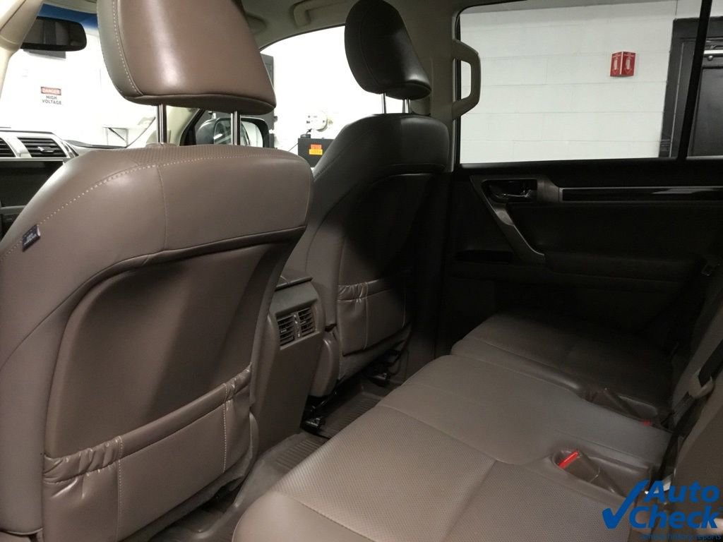 Used 2018 Lexus GX 460 w/ Navigation Package image 27