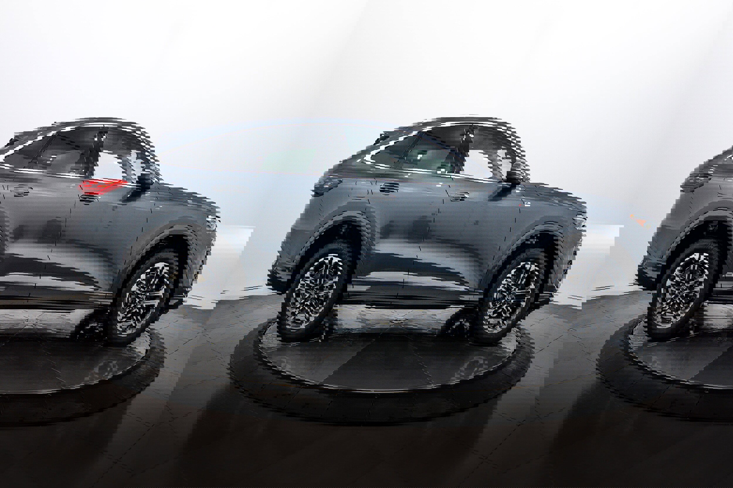 Certified 2025 Audi Q5 Premium Plus w/ Premium Plus image 3