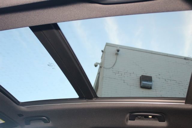 Used 2025 BMW X1 xDrive28i w/ Technology Package image 24