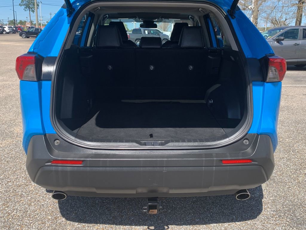 Used 2021 Toyota RAV4 XLE Premium image 7