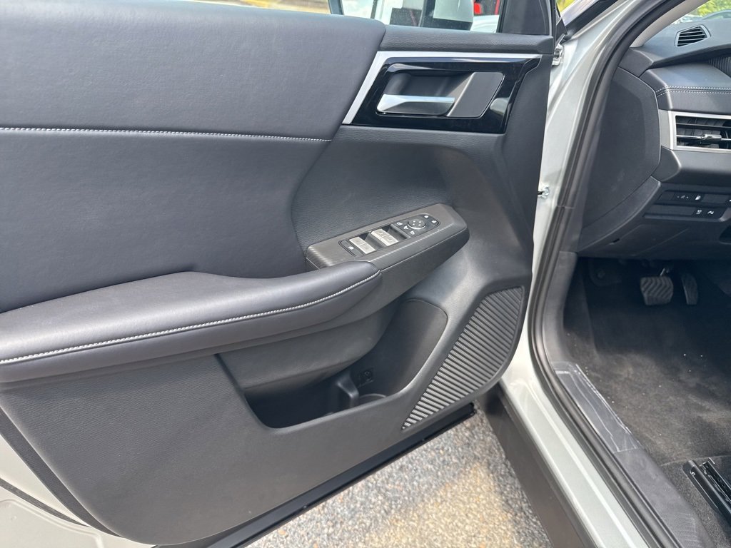 New 2025 Mitsubishi Outlander SE image 25