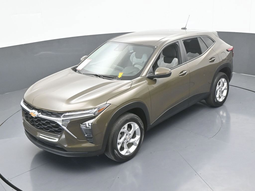 Used 2024 Chevrolet Trax LS w/ LS Convenience Package image 41