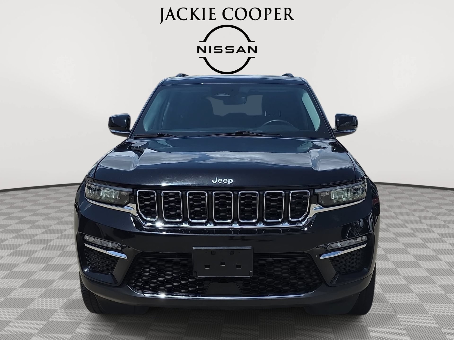 Used 2023 Jeep Grand Cherokee Limited w/ Trailer Tow Prep Group (B) AWD/4WD image 2