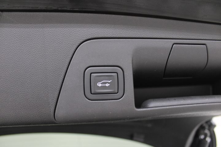 Used 2023 Buick Envision Avenir AWD/4WD image 16