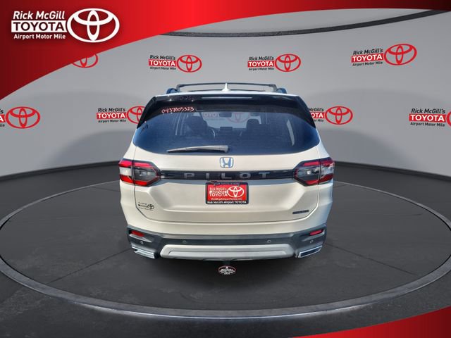Used 2023 Honda Pilot Touring image 7