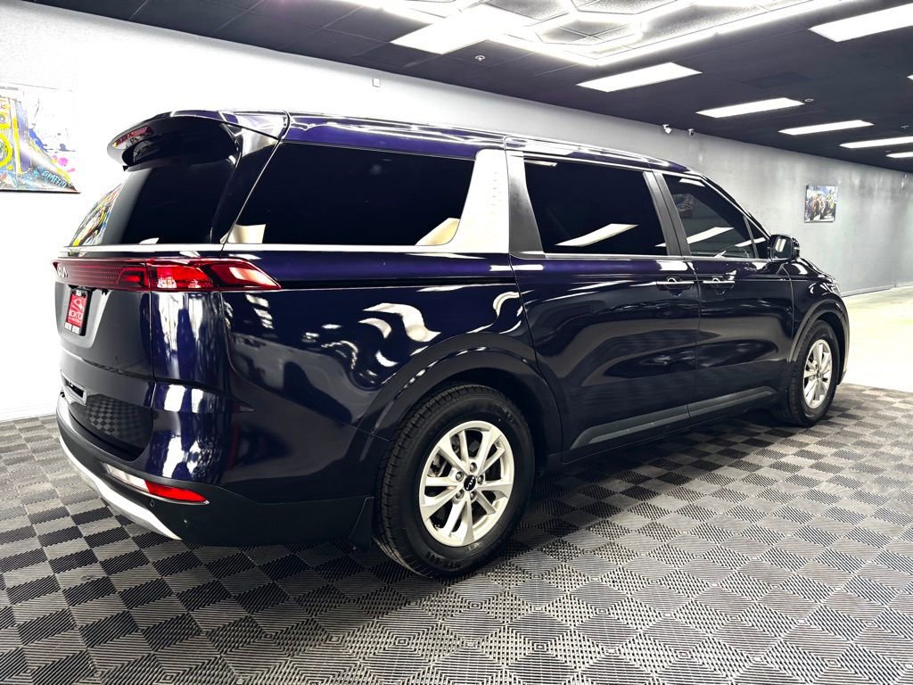 Used 2024 Kia Carnival LX FWD image 15