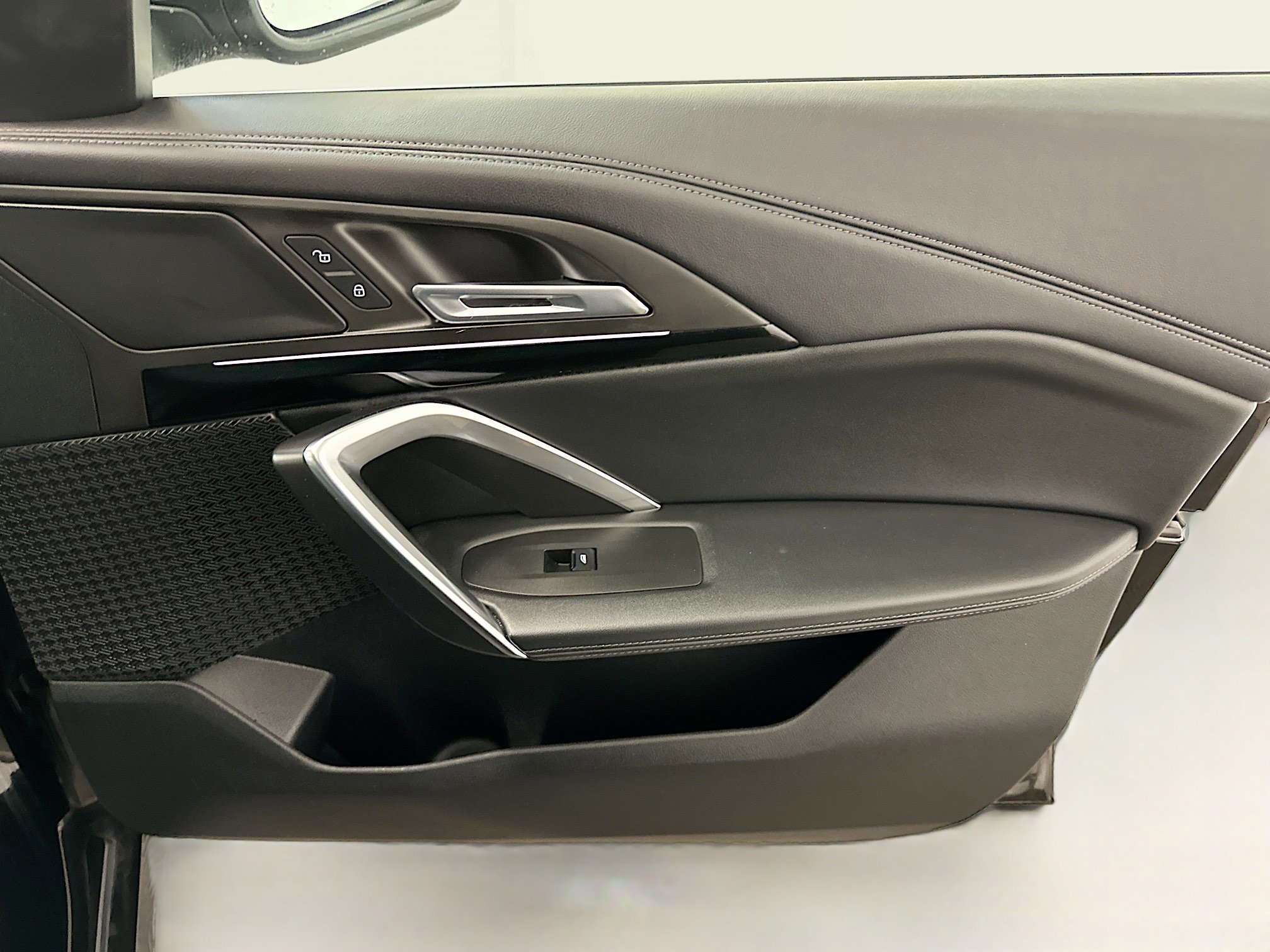 Used 2025 BMW X1 xDrive28i AWD/4WD image 35