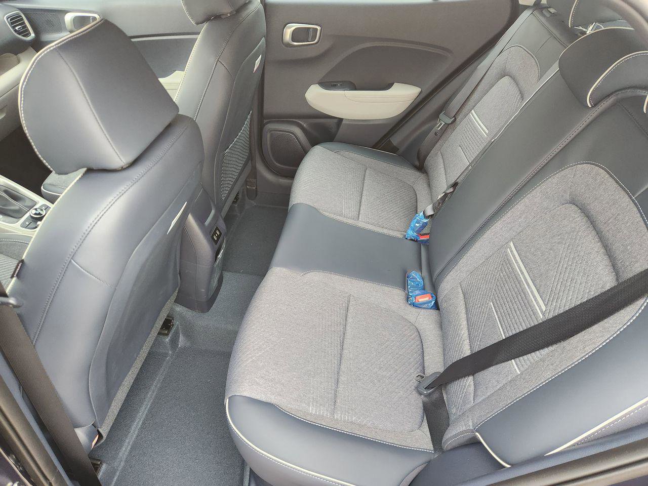 New 2026 Hyundai Venue SEL FWD image 28