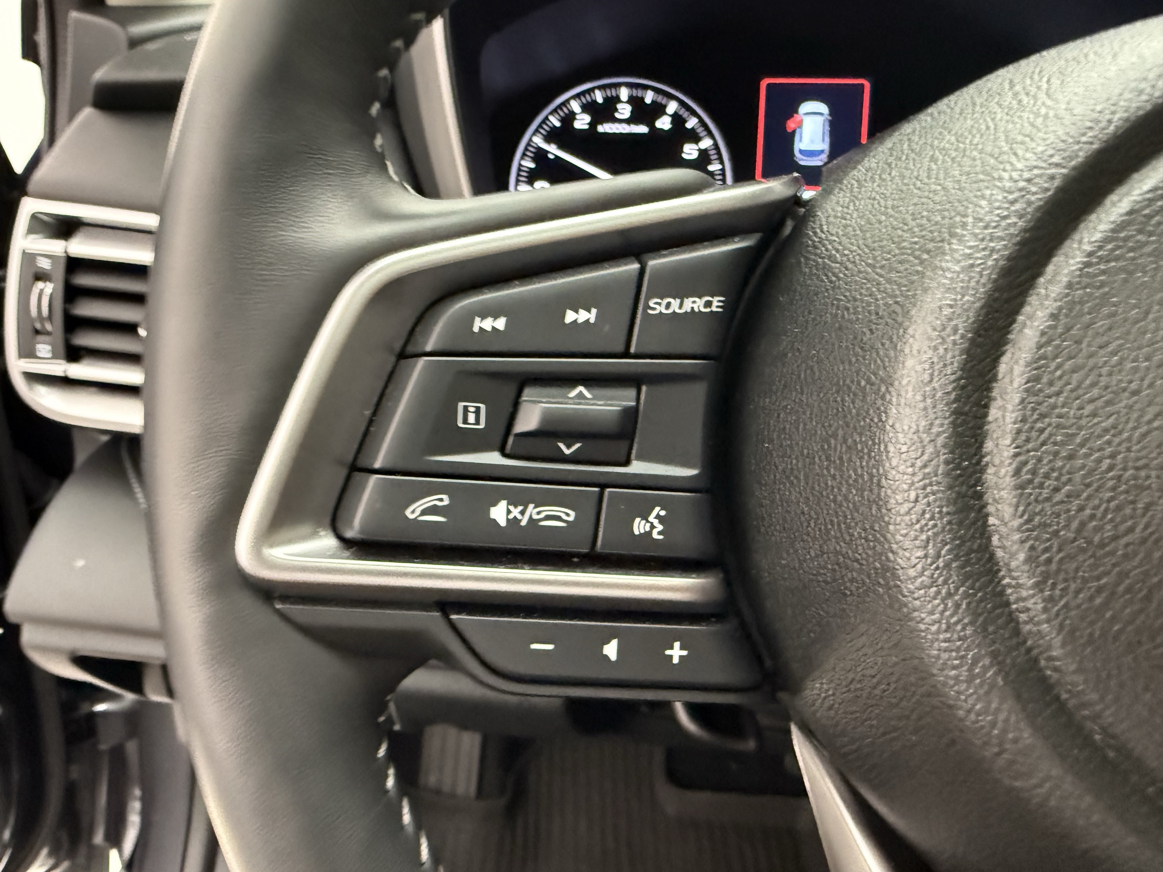 Used 2025 Subaru Outback Touring AWD/4WD image 17