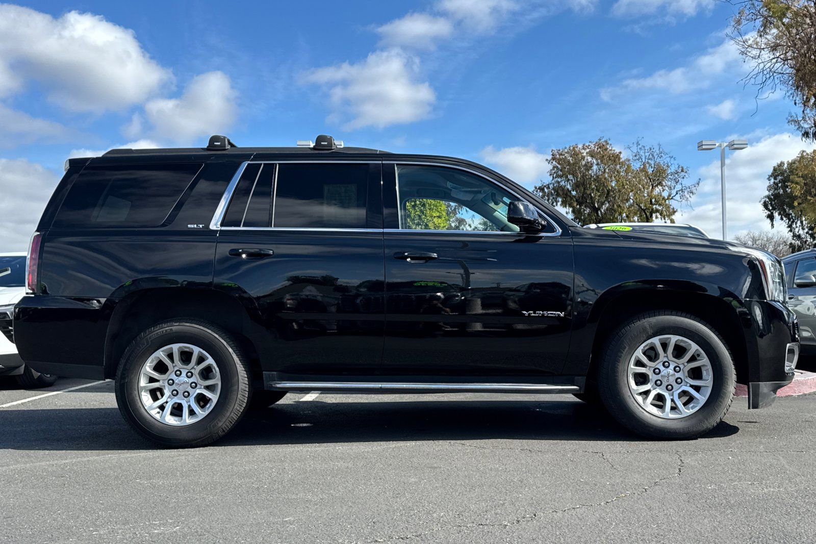 Used 2019 GMC Yukon SLT image 4
