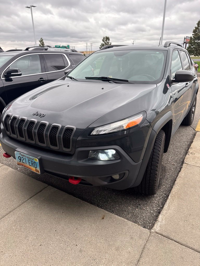 Used 2016 Jeep Cherokee Trailhawk w/ Cold Weather Group AWD/4WD image 4