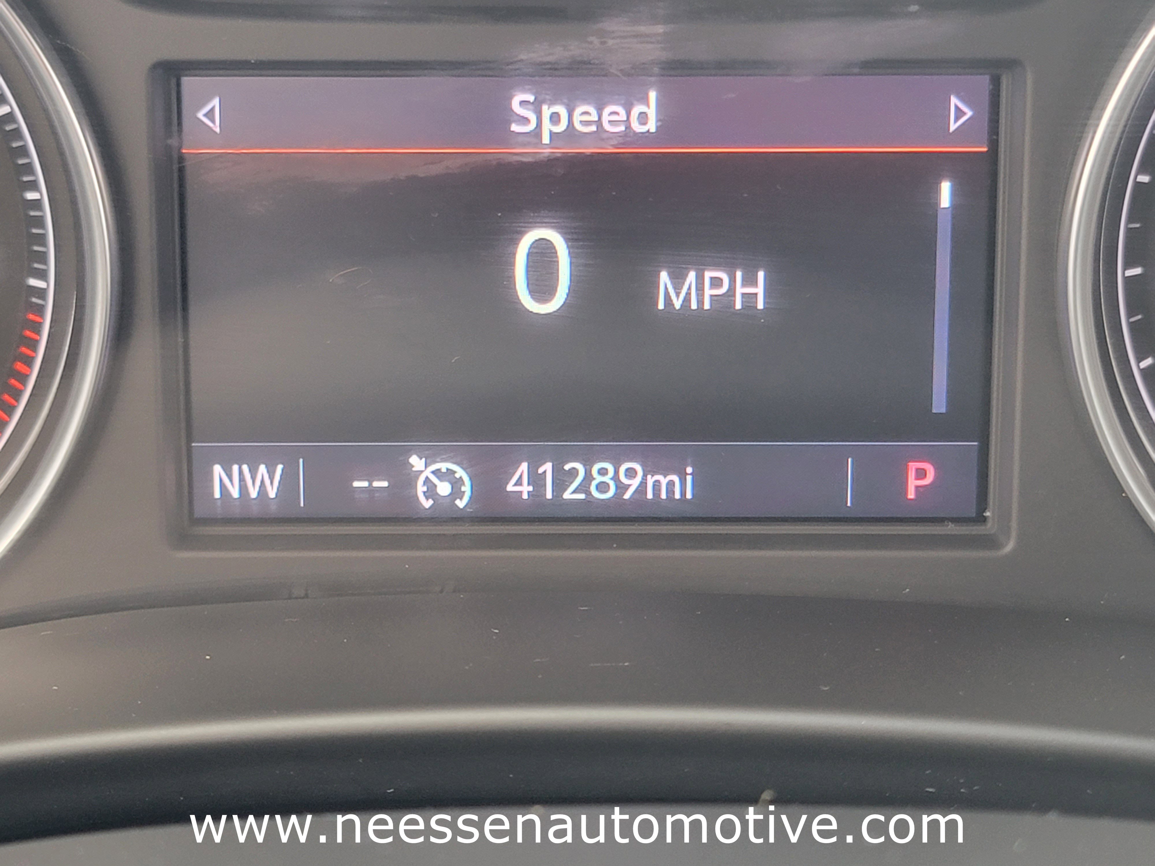 Used 2023 Buick Enclave Essence image 24