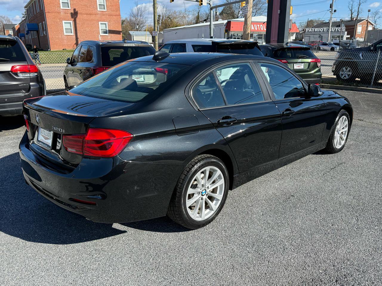Used 2018 BMW 320i xDrive Sedan w/ Convenience Package image 13