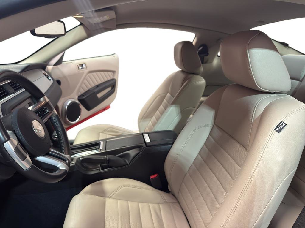 Used 2010 Ford Mustang Premium image 15