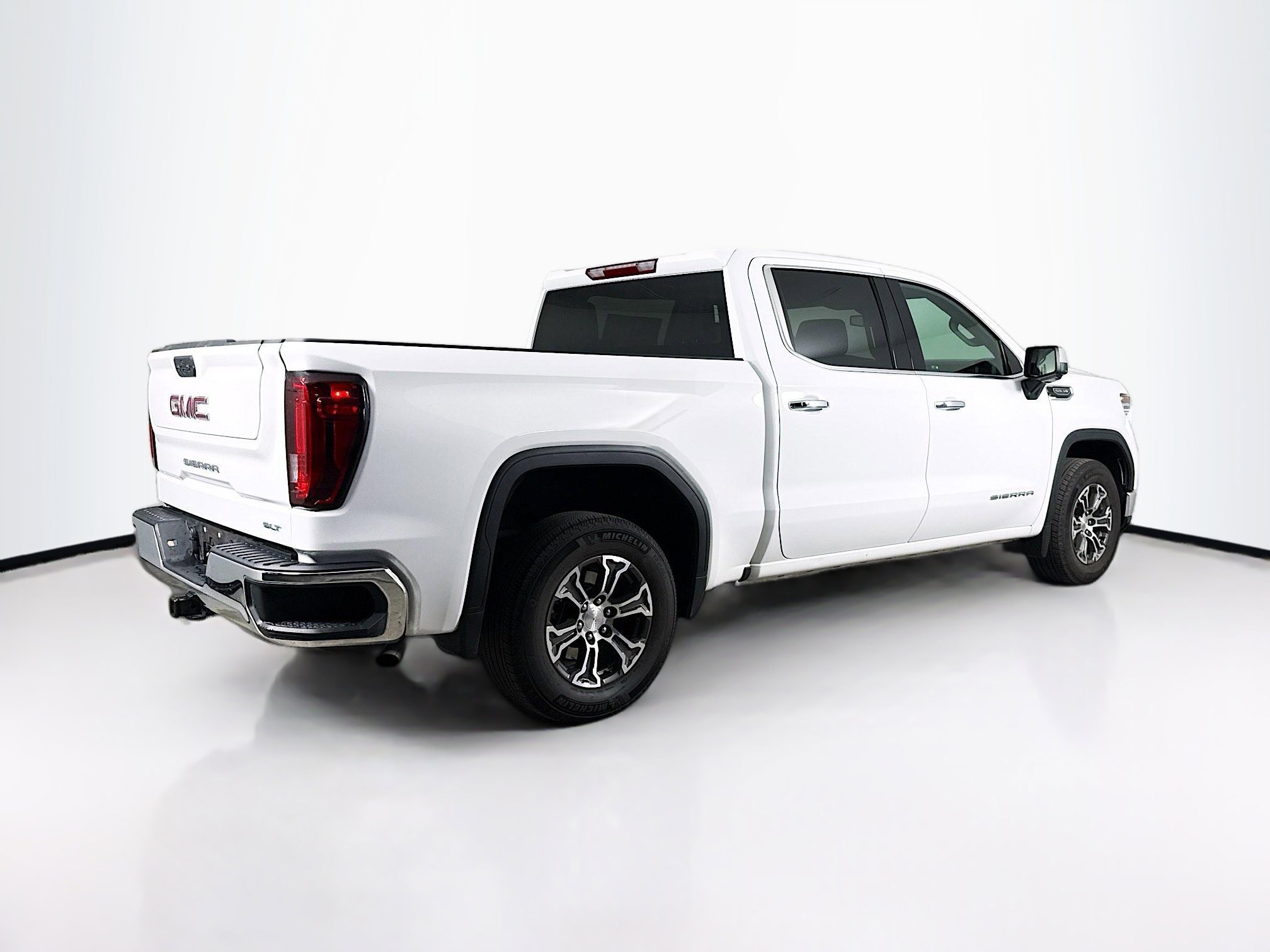 Used 2025 GMC Sierra 1500 SLT image 32