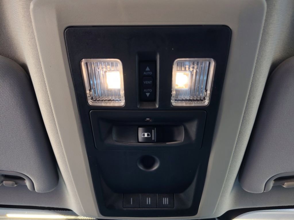 Used 2015 RAM 1500 Laramie w/ Convenience Group image 5