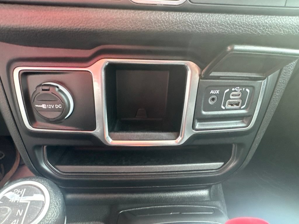 Certified 2024 Jeep Gladiator Sport AWD/4WD image 14