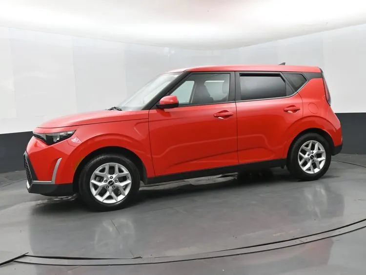 Used 2024 Kia Soul LX w/ LX Technology Package FWD image 5