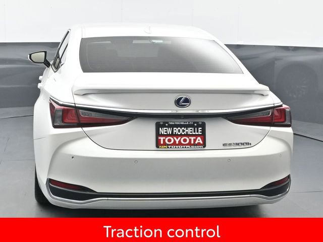 Used 2021 Lexus ES 300h w/ Accessory Package image 5