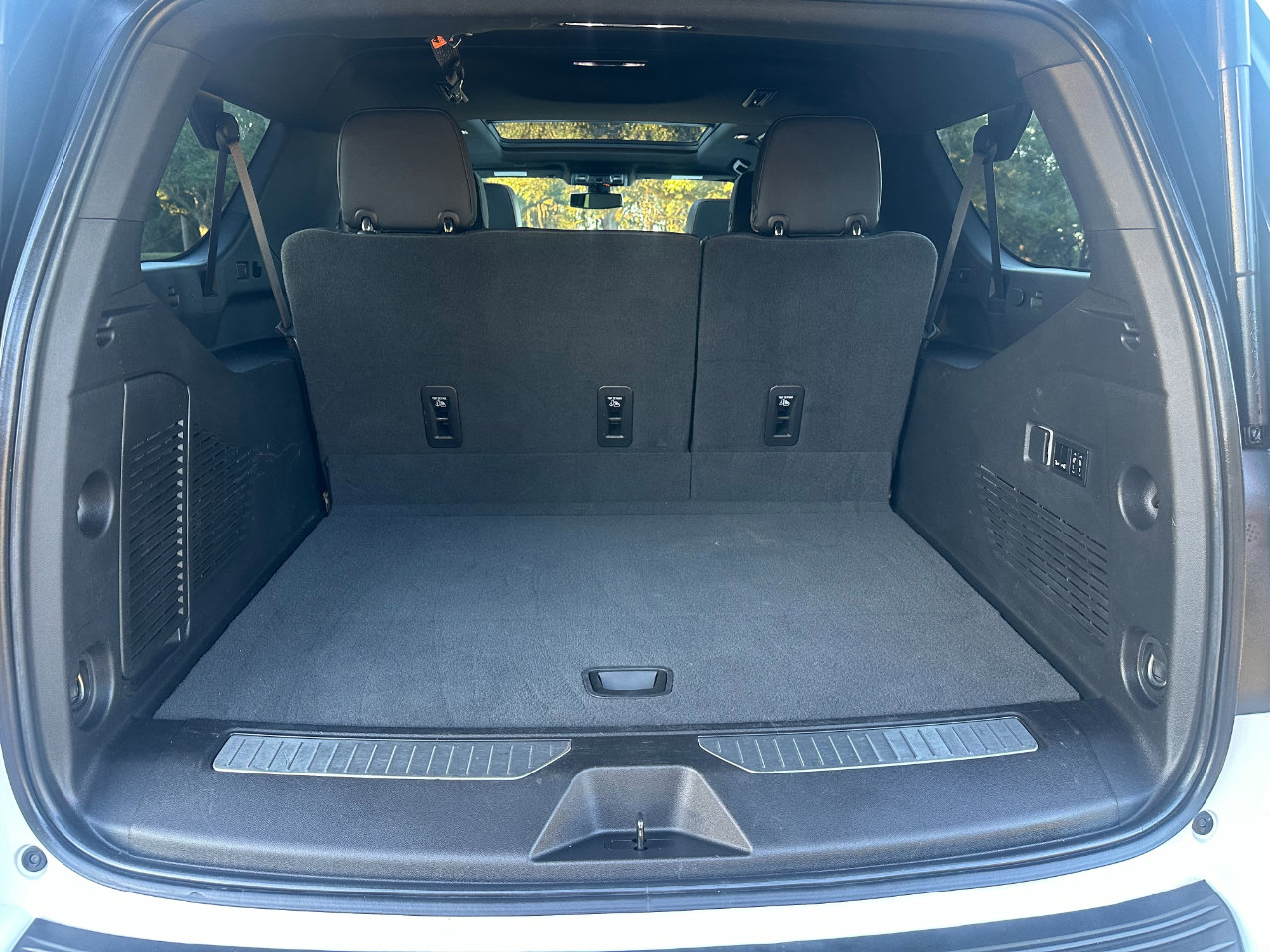 Used 2022 GMC Yukon XL AT4 image 39