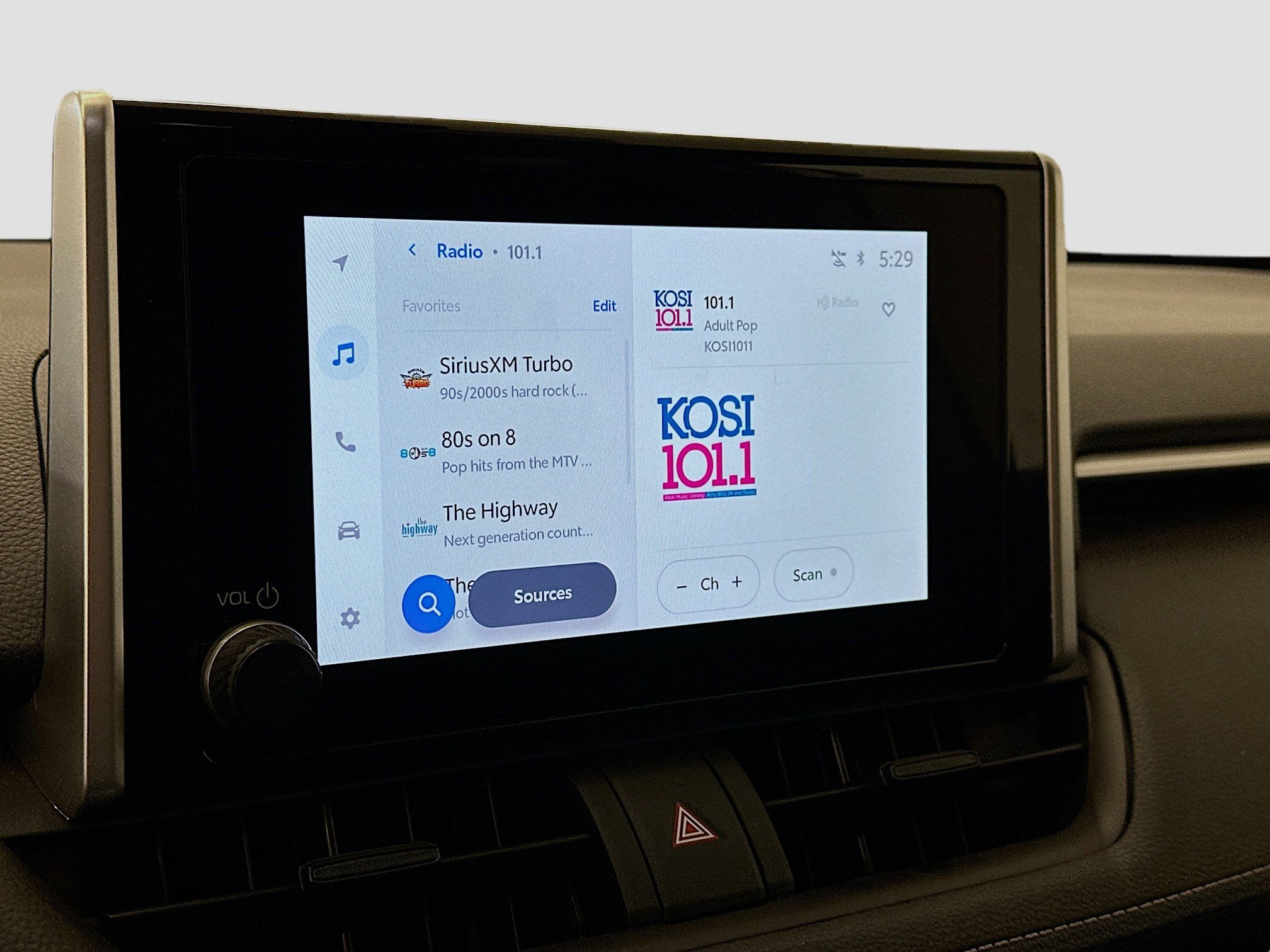 Used 2025 Toyota RAV4 XLE image 21