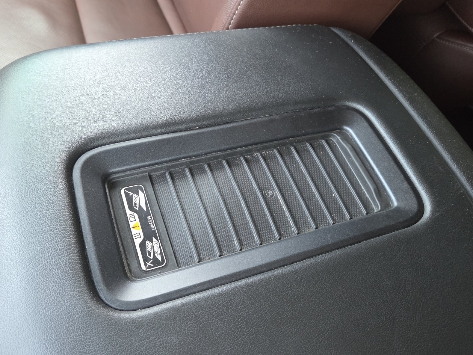 Used 2019 Chevrolet Tahoe Premier w/ Premier Plus Edition AWD/4WD image 11