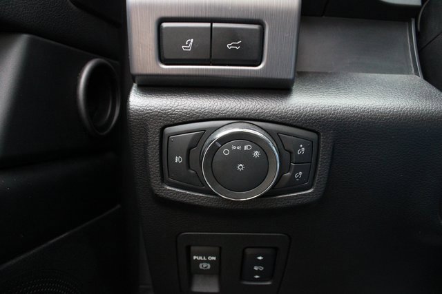 Used 2018 Ford Expedition Max Platinum image 17