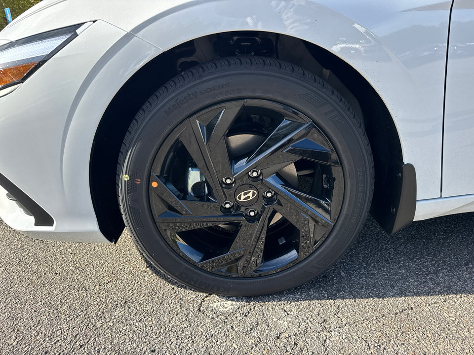 New 2026 Hyundai Elantra SEL Sport FWD image 12
