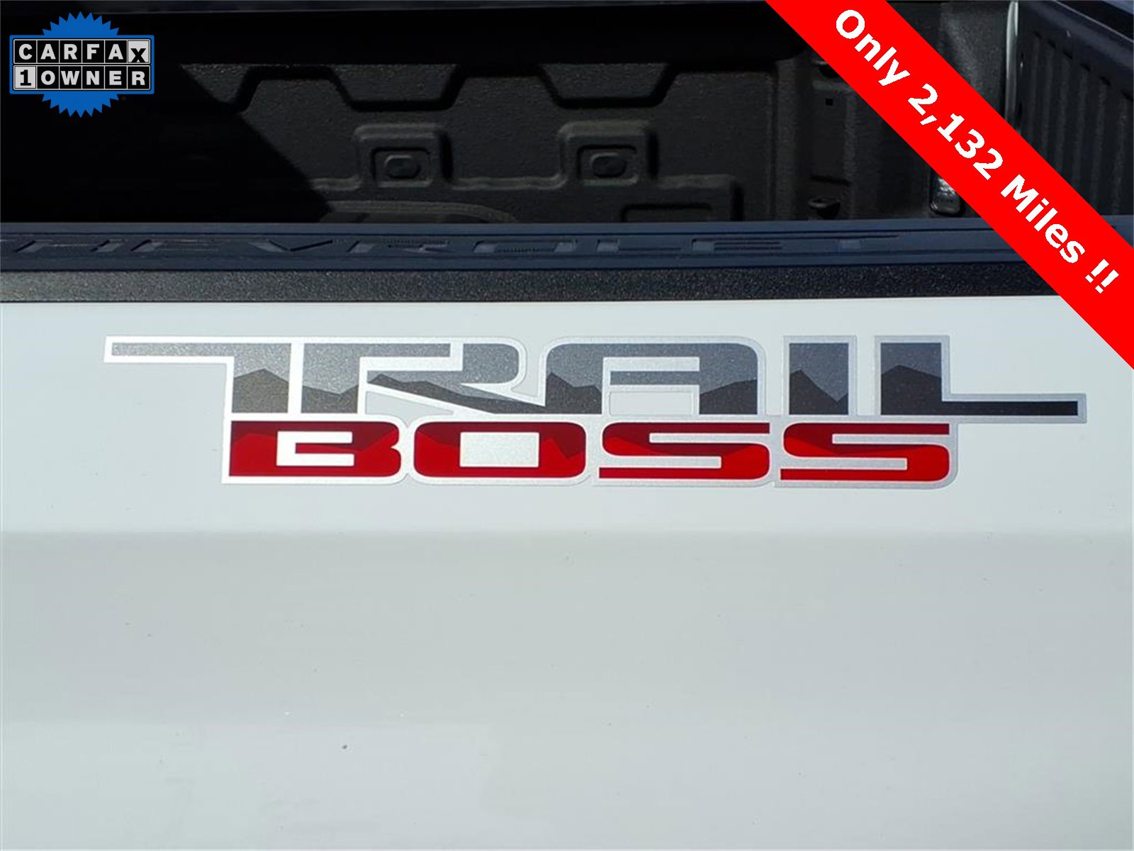 Used 2025 Chevrolet Silverado 1500 Custom Trail Boss w/ LPO, Dark Essentials Package image 11