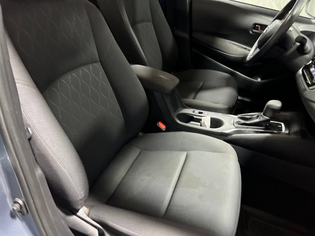 Used 2025 Toyota Corolla LE w/ Convenience Package FWD image 9