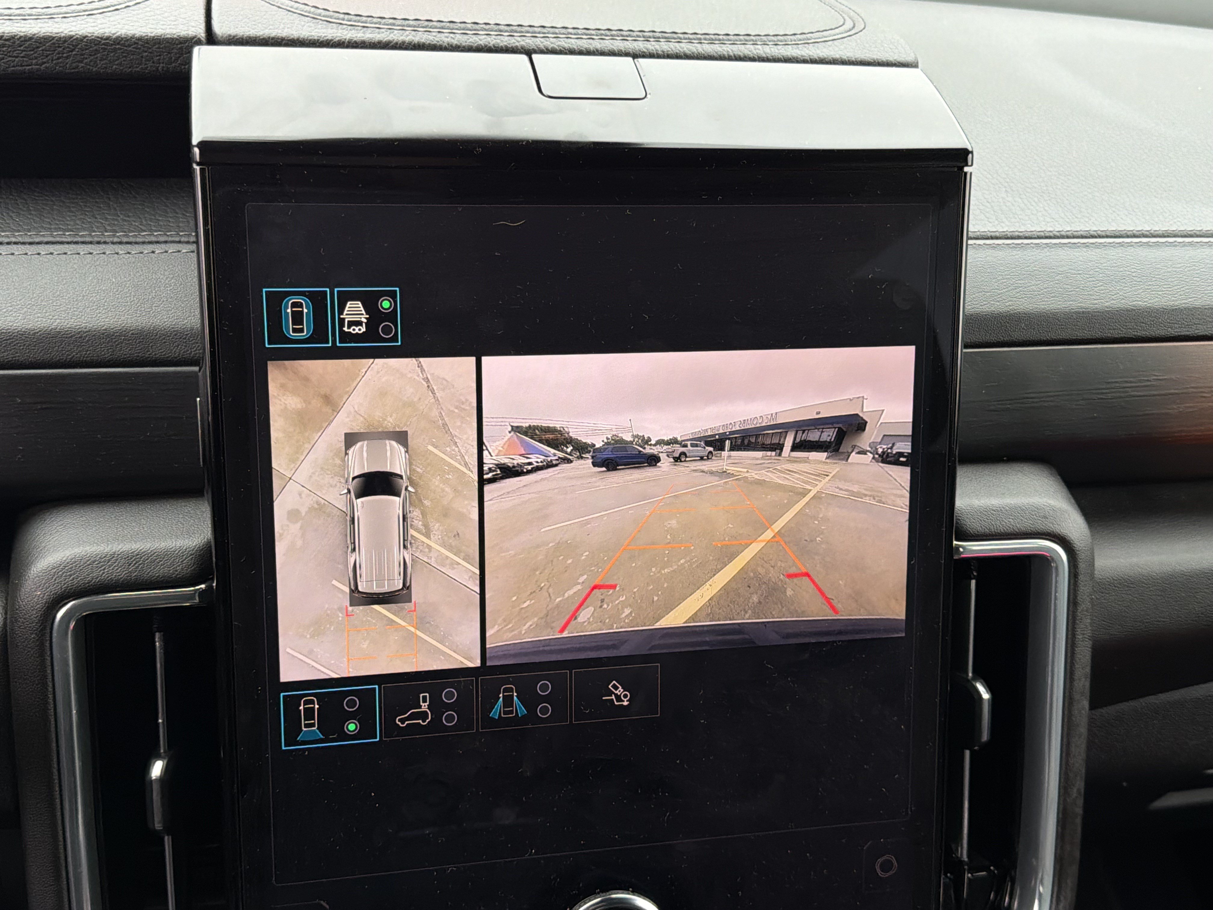 Used 2025 GMC Yukon Denali AWD/4WD image 28