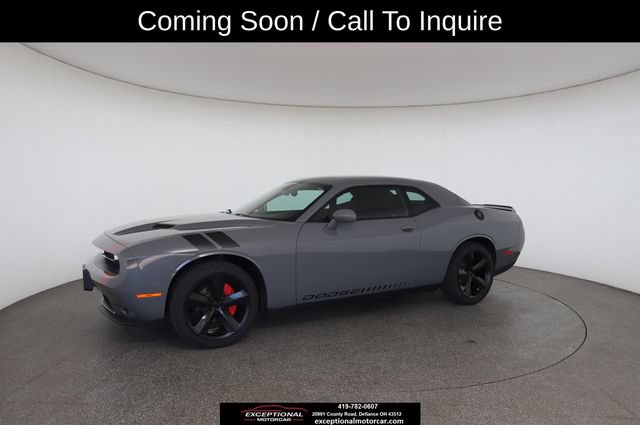 Used 2018 Dodge Challenger SXT RWD image 4