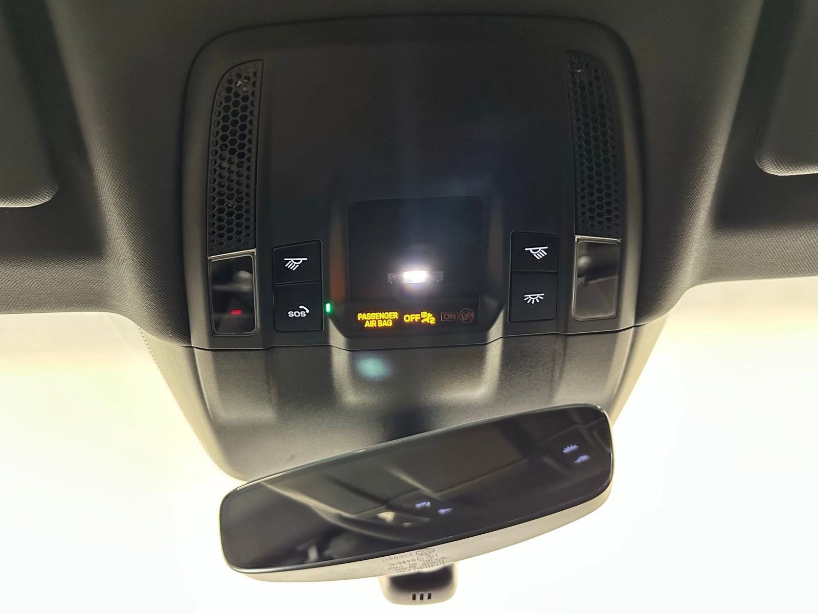 Used 2024 Porsche Taycan 4S w/ Premium Package image 32