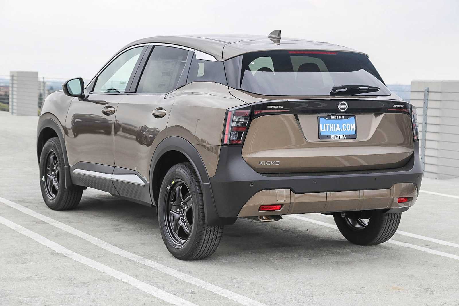 New 2025 Nissan Kicks SV FWD image 4