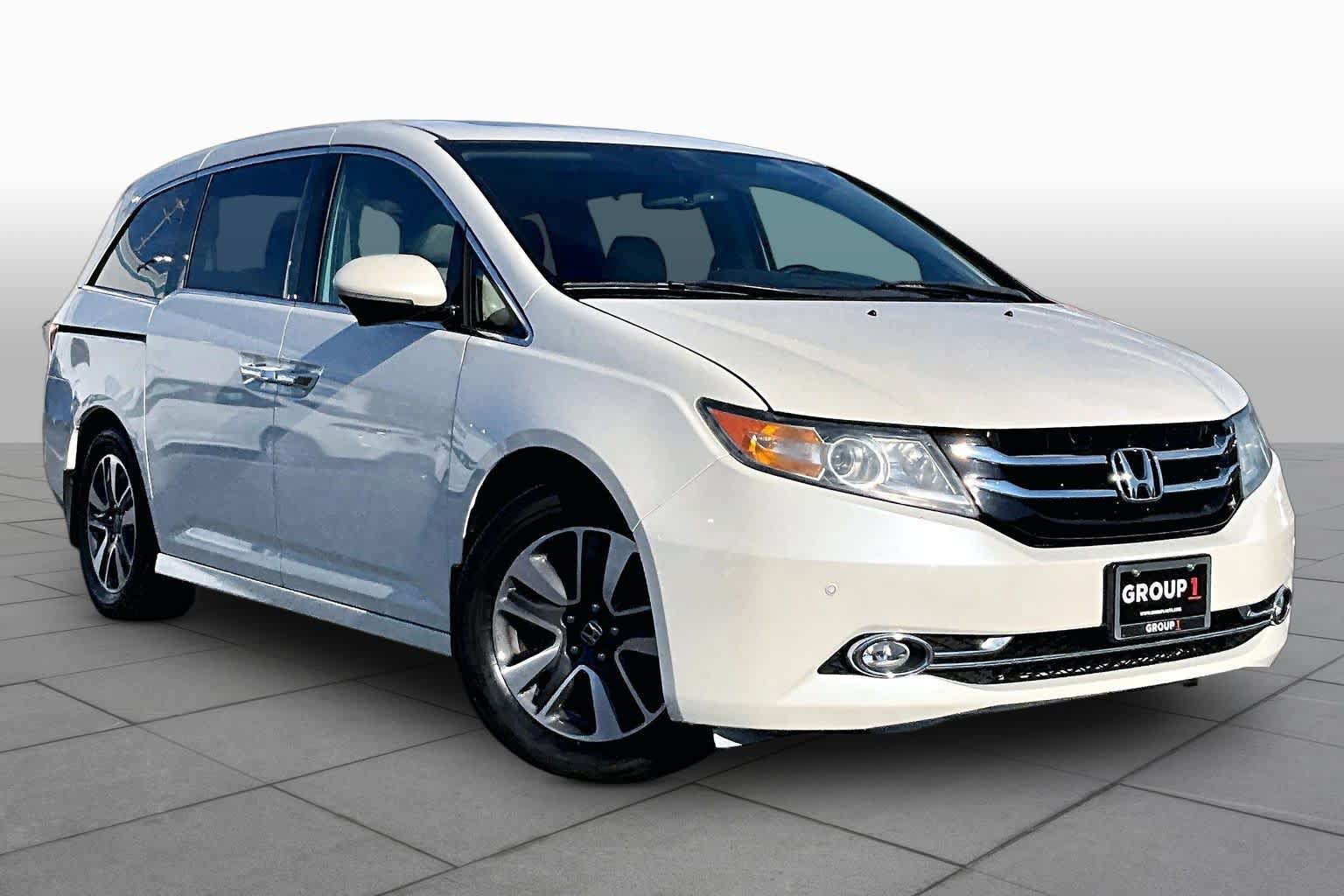 Used 2016 Honda Odyssey Touring image 3