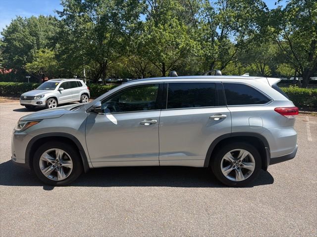 Used 2019 Toyota Highlander Limited AWD/4WD image 2