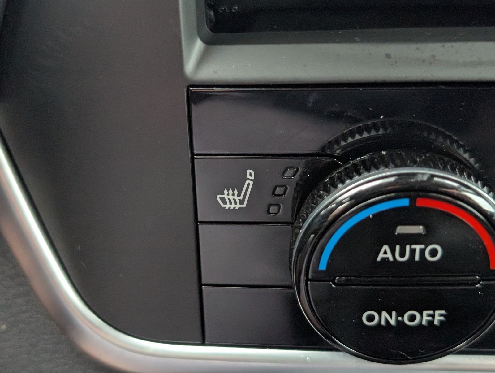Used 2026 Nissan Rogue SV AWD/4WD image 18