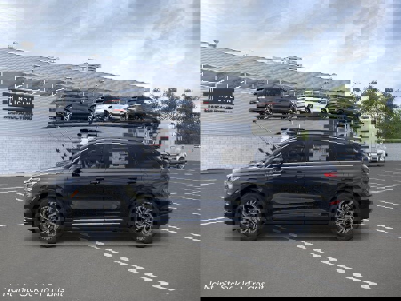 New 2026 Lincoln Corsair Premiere image 3