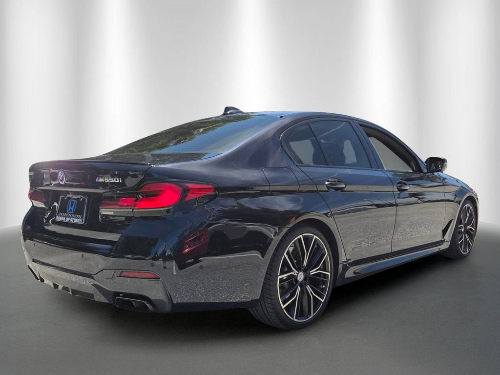 Used 2023 BMW M550i xDrive w/ Executive Package AWD/4WD image 3