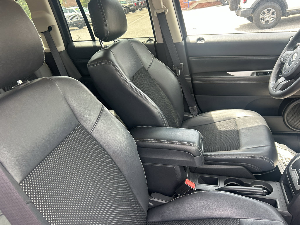 Used 2014 Jeep Compass Latitude FWD image 13