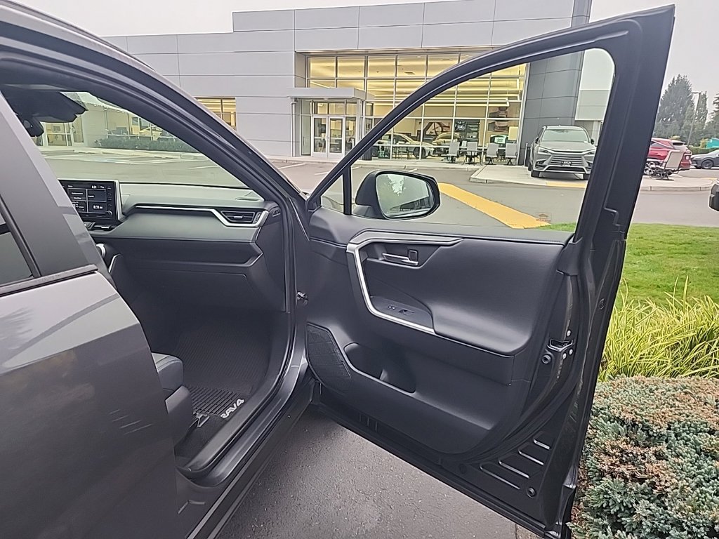 Used 2020 Toyota RAV4 XSE AWD/4WD image 19